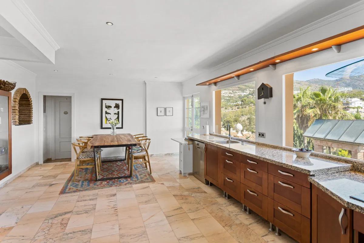 0420f4f6-6d35-4dca-afcb-bb7c3ff54f87