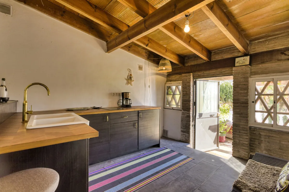 1ffbf002-0867-4c36-aa93-288763c99a8c