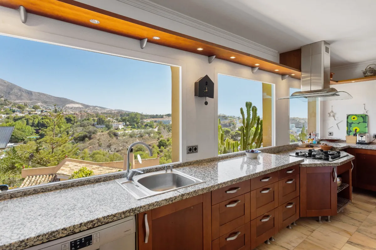 70663f81-b111-46a6-a2b1-44afdd2b1f67