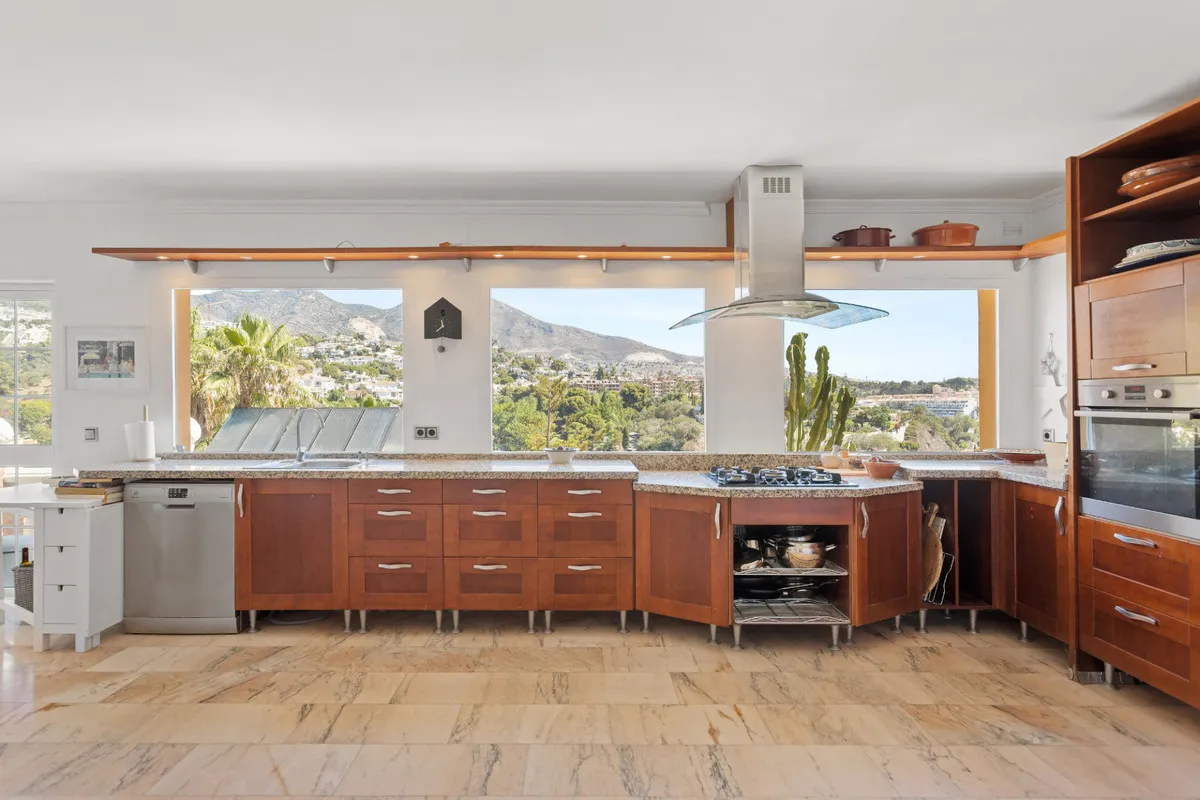 784785d9-e2c0-4de9-b58d-eed202d8720d