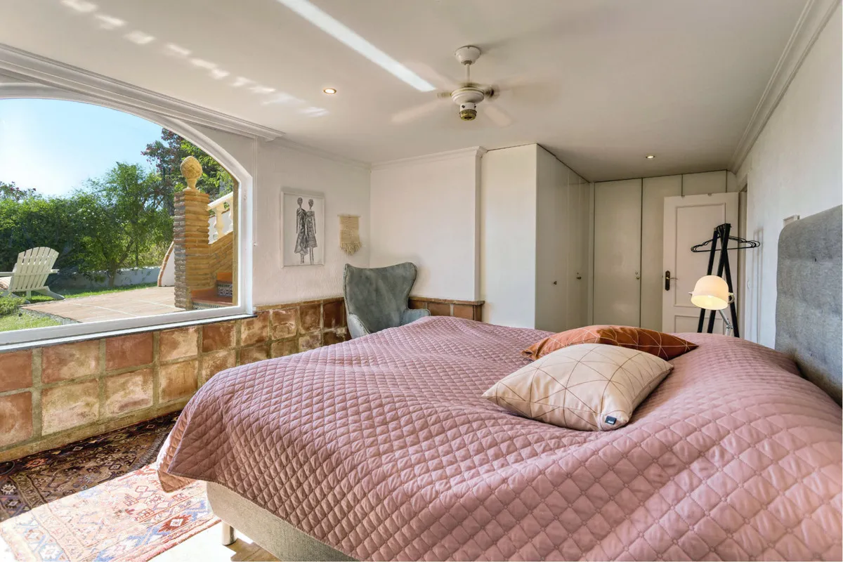 f5f28032-74dd-44fc-9aba-e07c29788a4f