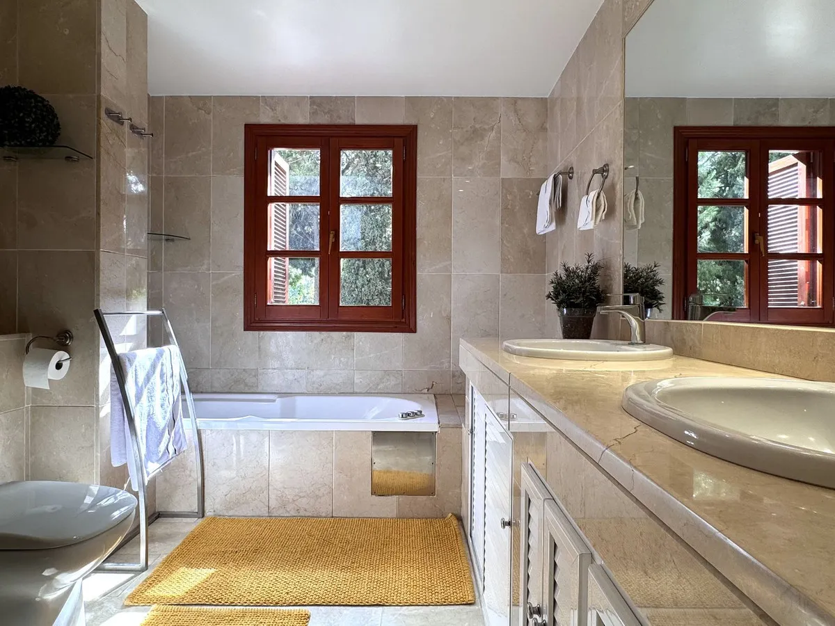 584a79c7-abba-4cc8-bca2-5b6a9304d9dd