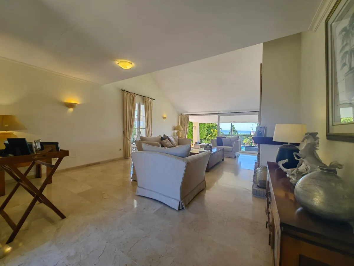 053b3647-86e5-45cc-b7ab-11b353eb3b2c