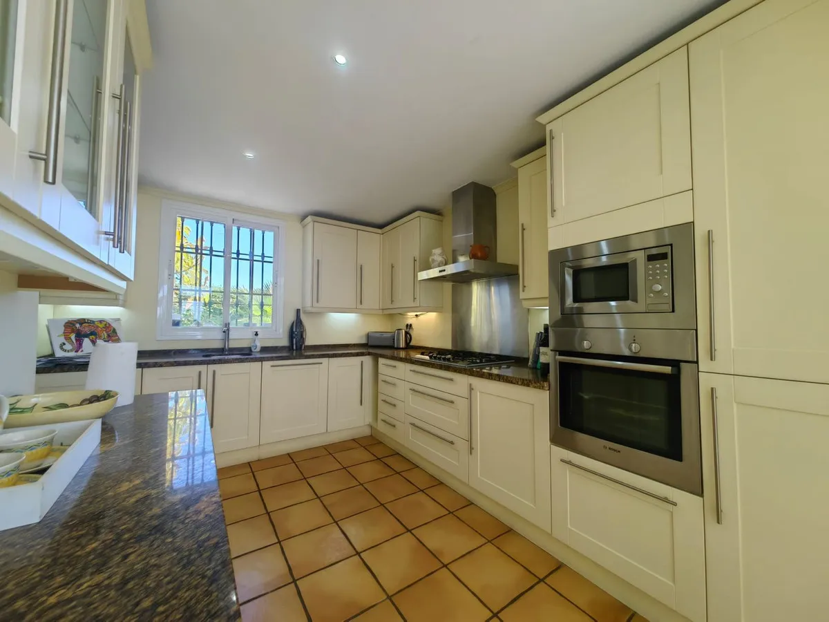 097a2106-1039-46b1-85a8-2b5c07c31103