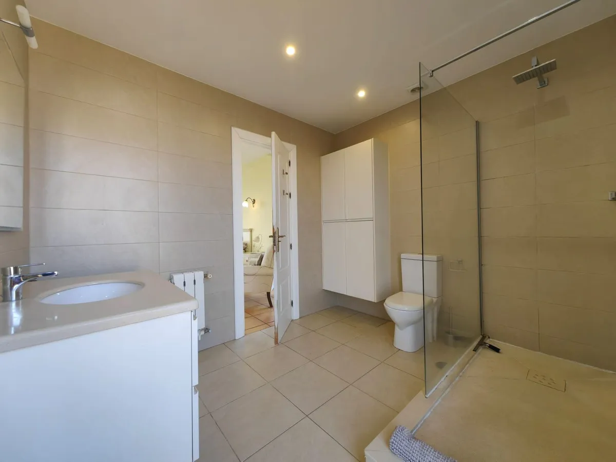 d55531c0-9c5e-456e-a03e-4a90e8d827ff