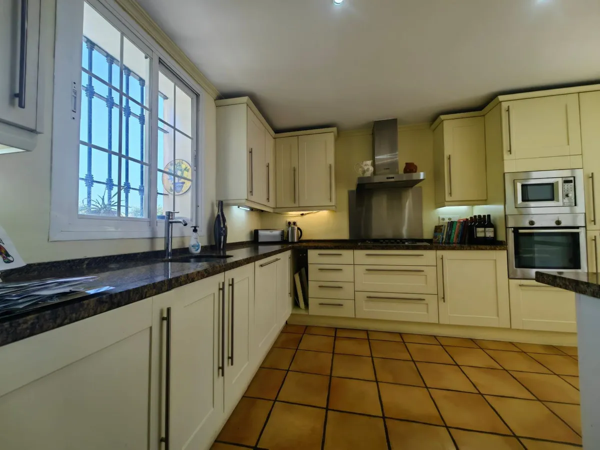 e90aaa0e-6a32-4d3c-873d-eb0efe89e743