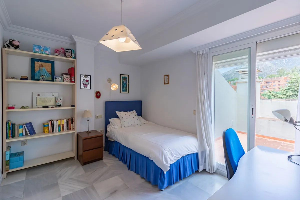 0def8e72-a1e4-4c2f-a24a-2b3631c0d803