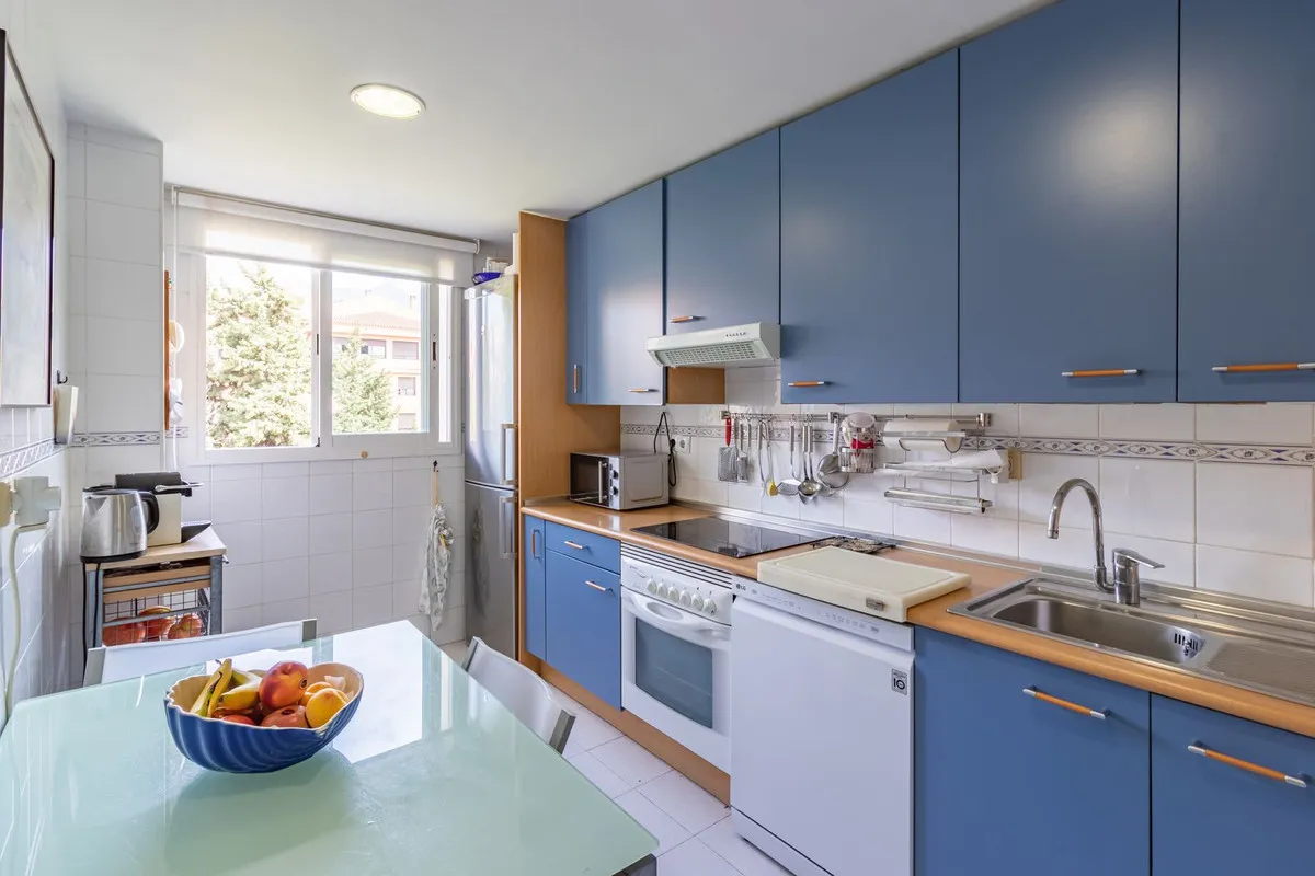 b9162de4-02b0-4118-981a-b02dc1961f9b