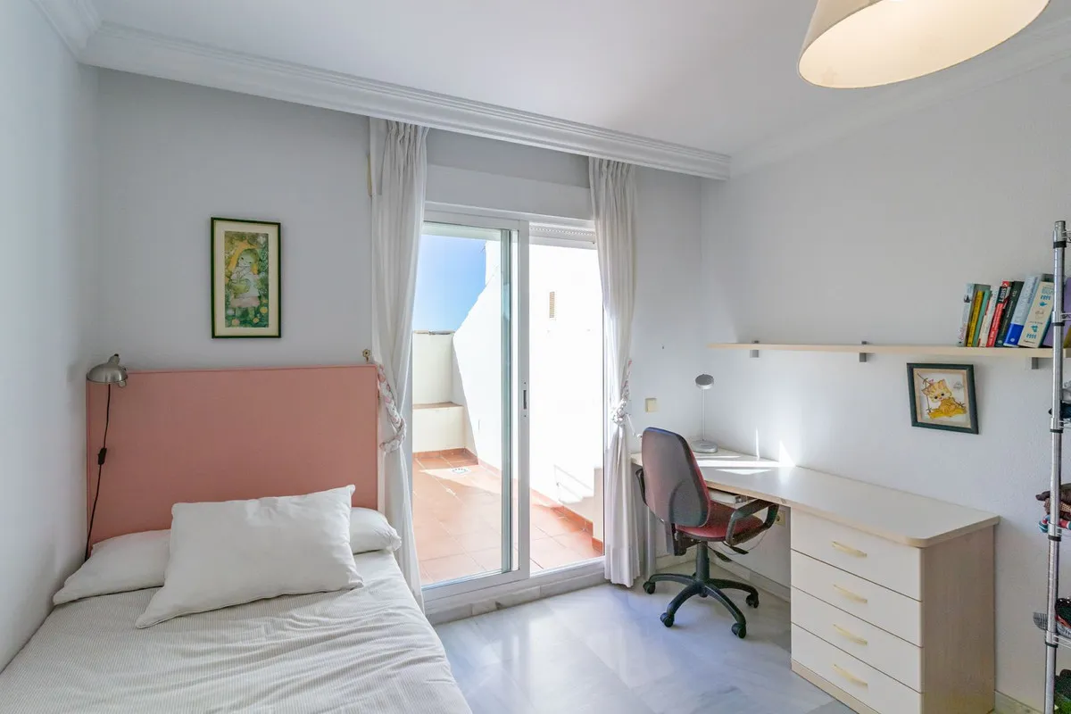 d2a16b2b-f7ed-425d-83e9-585974ff701f