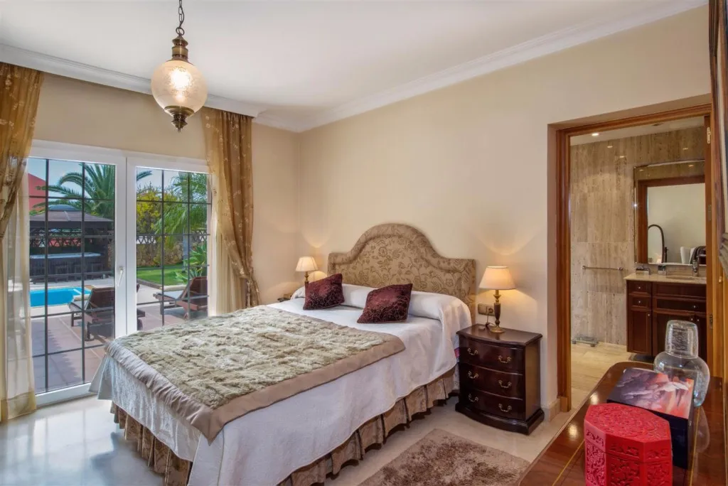 799af3a6-ead5-4dec-a84f-51d8545e8c29