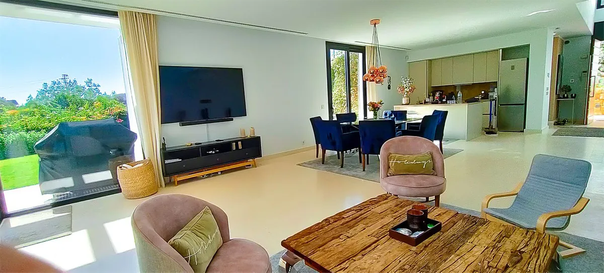 03cbaf44-d75a-43a0-9e61-70aac3f9ca93