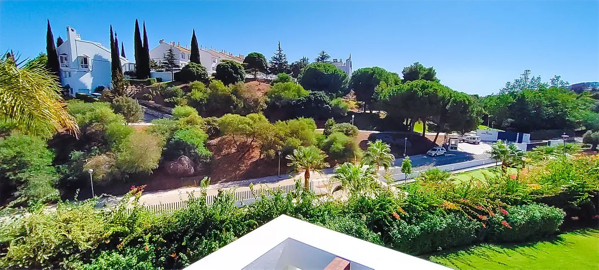 8eac1055-2282-4291-a2ab-5ea7432e9e50