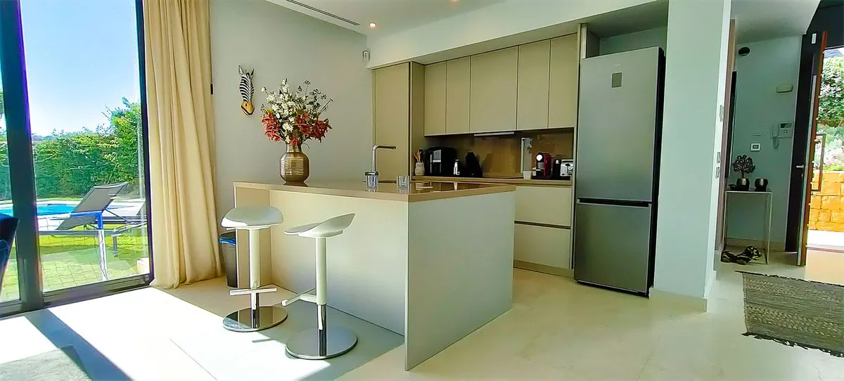 aaf33e25-f58e-41a7-98e3-9581b326e193