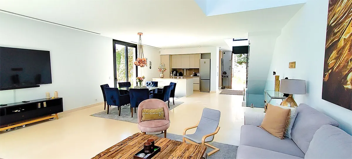 aba1dcdb-0f1b-4fcd-8df7-6f4b22decaa0