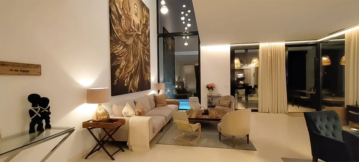 e6c7d28b-1177-4ddb-8ca2-01334c81067f