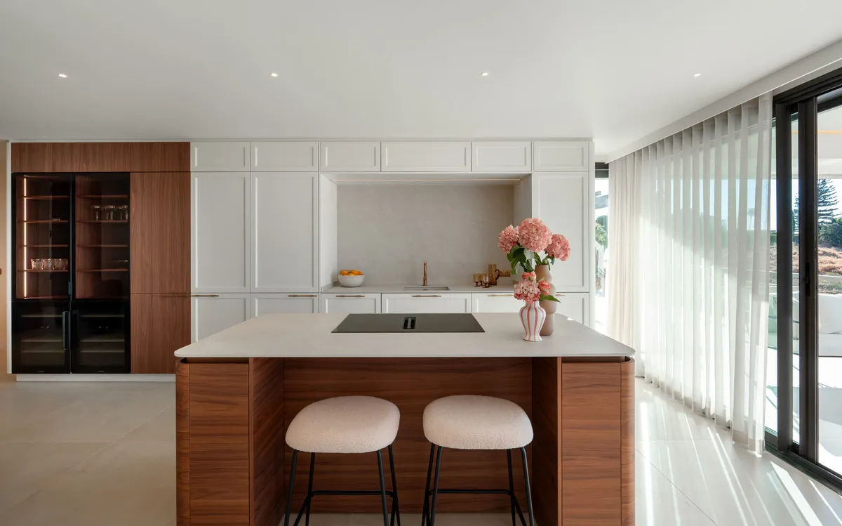 05afd2b7-594f-47cc-babc-7297a2b68060