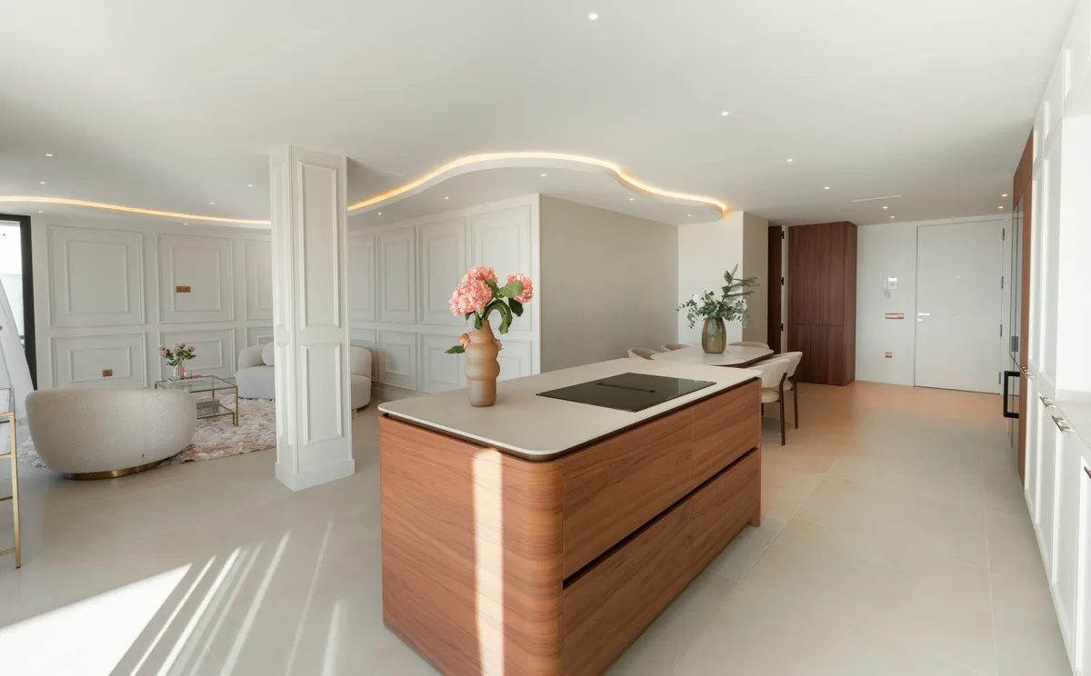 948165de-04be-4e93-b4c7-935538653154