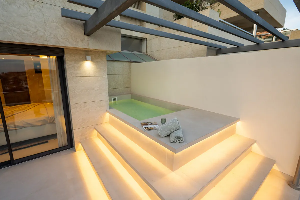 9b730604-81fc-4ecd-b1fd-f99b65f6b1bd