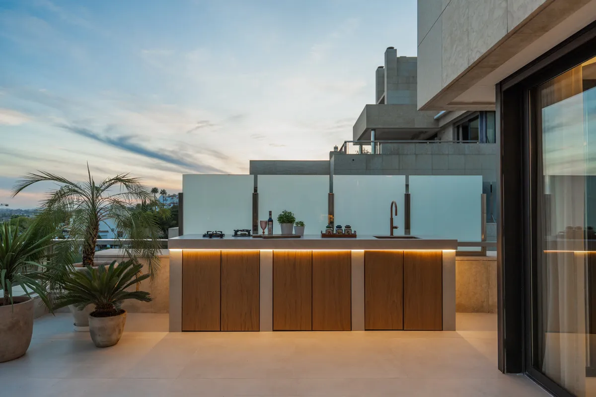 d7304069-f244-48e8-9de1-655358c5c9cd