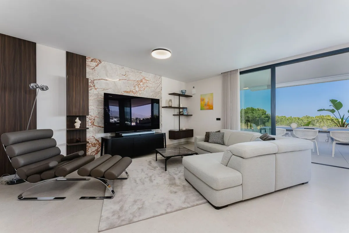 d61b05b4-f9e5-4fba-9775-8a111a75ff3f