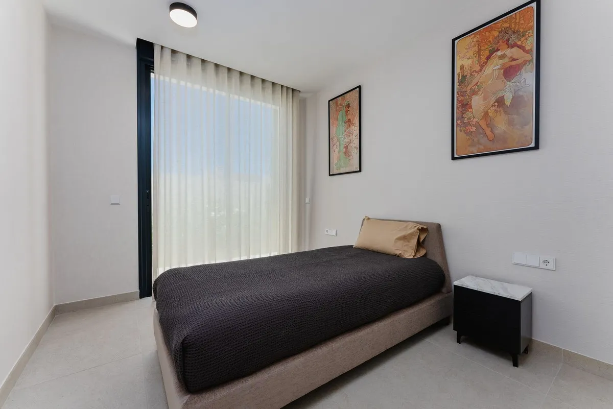 a6604950-7a06-4adf-9a3f-586d80dd9ba5