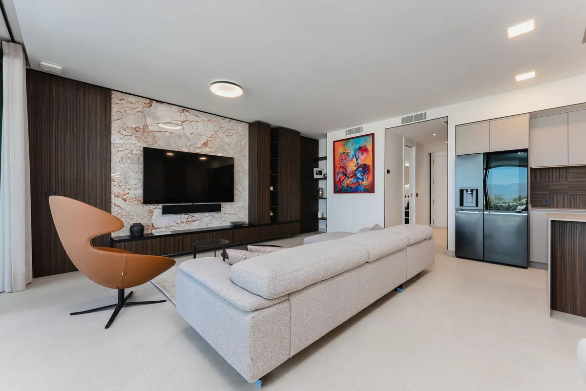 b84d8f69-4199-4bbf-b41f-dda629d8c04c