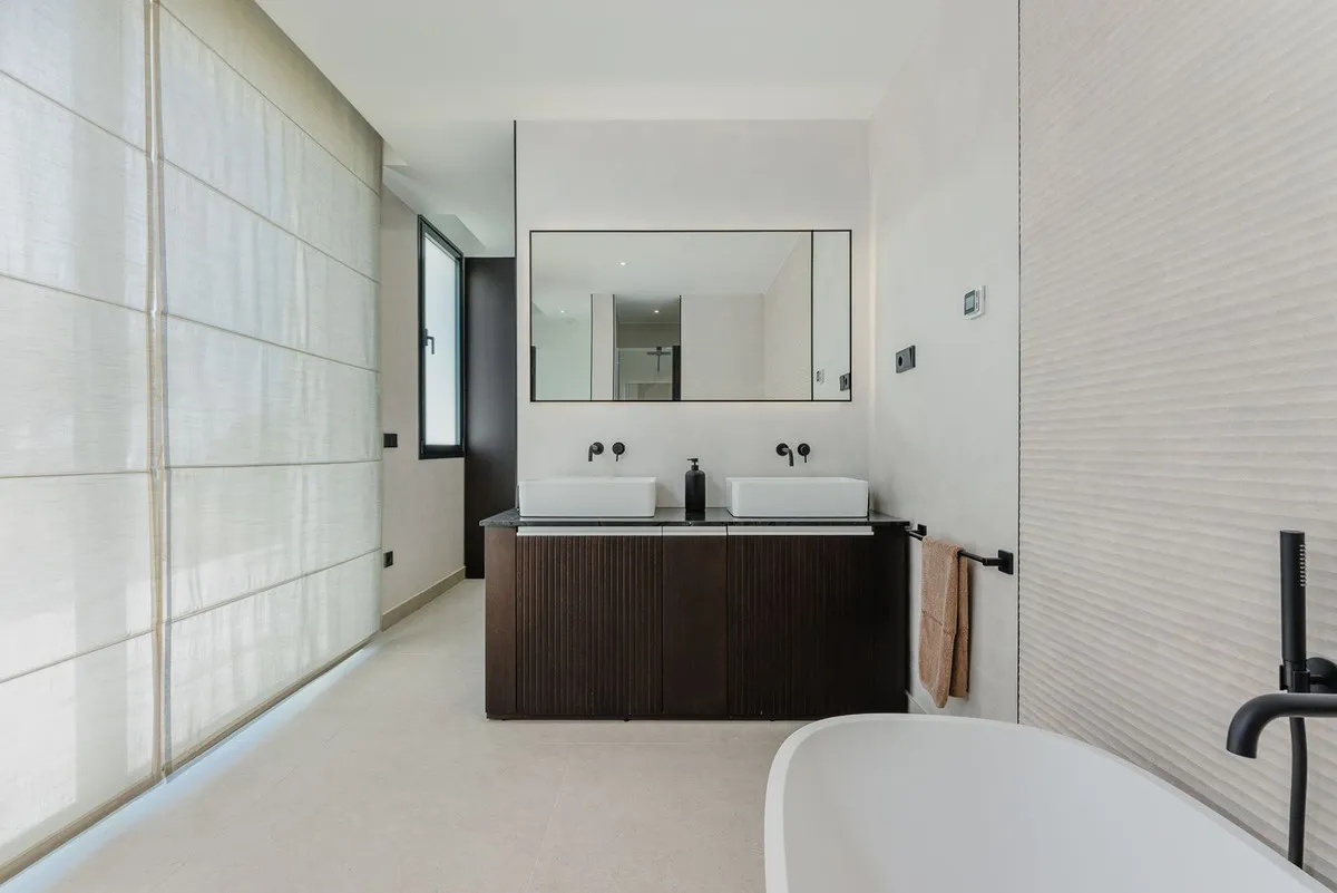 fa80cf3b-cb9b-4d69-a3eb-1b475b6e2b46