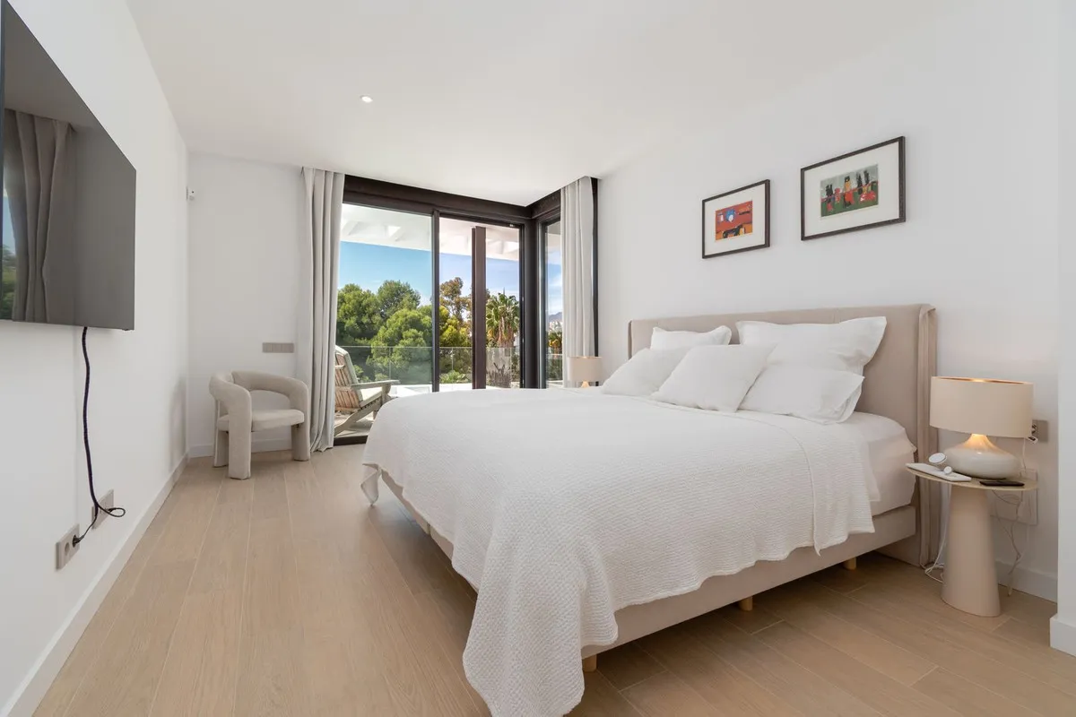 a5cfeaa8-4fab-465d-9a63-d8ebc1b1f026