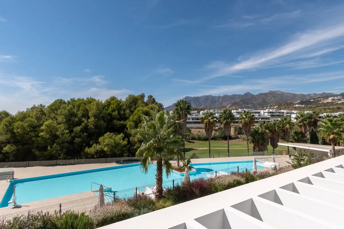 ea936f59-8762-4860-bd61-e617d7e2c704