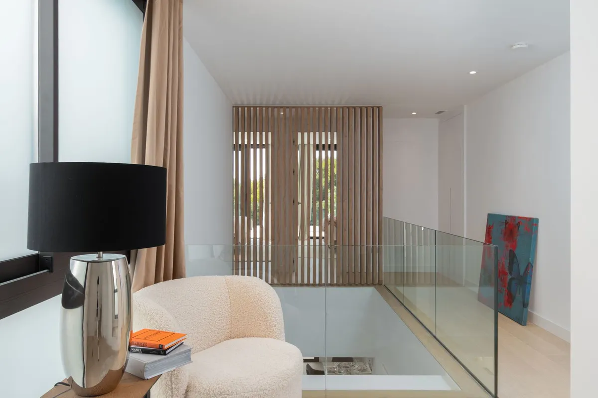 f097905b-4b79-43ff-b89b-98ea3d3a1c9e