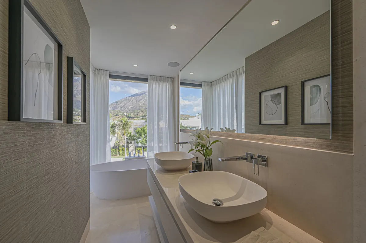 6546554e-a5d1-4737-bd8d-df5c9b908bf4