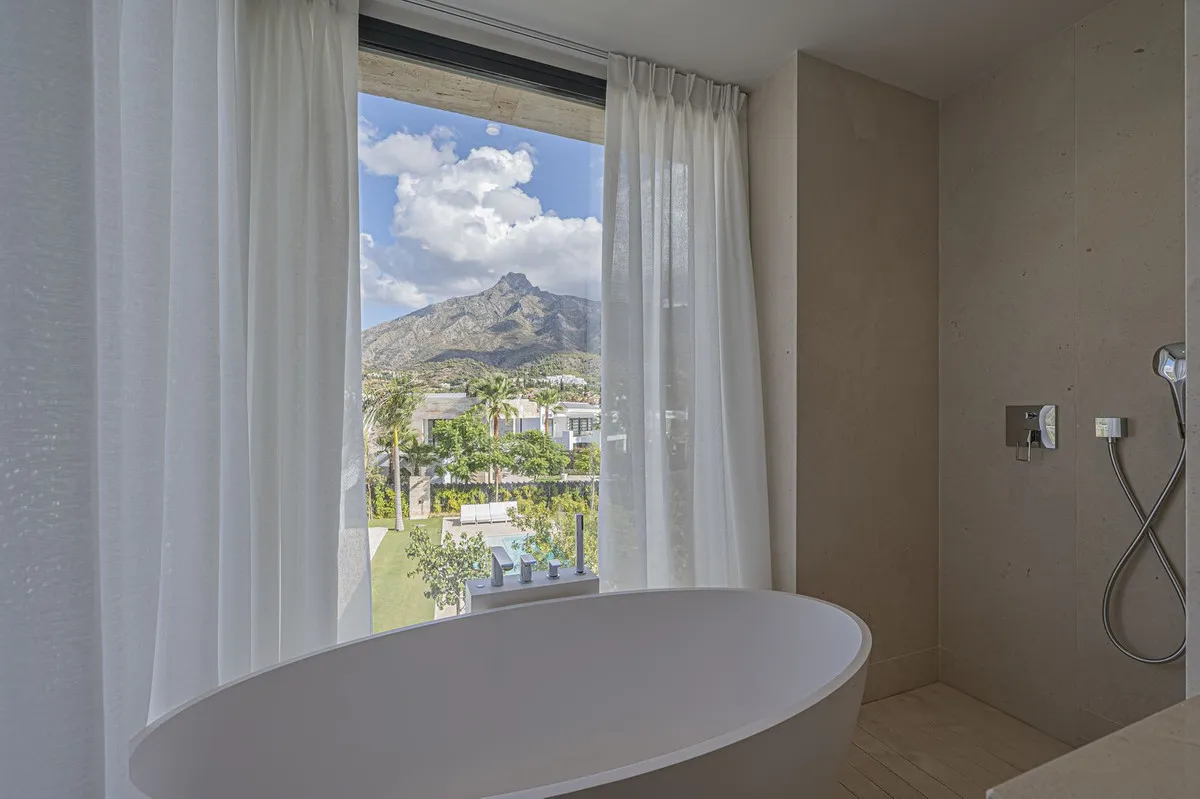 6661016b-e0de-4d94-acd7-680b4cdc995c