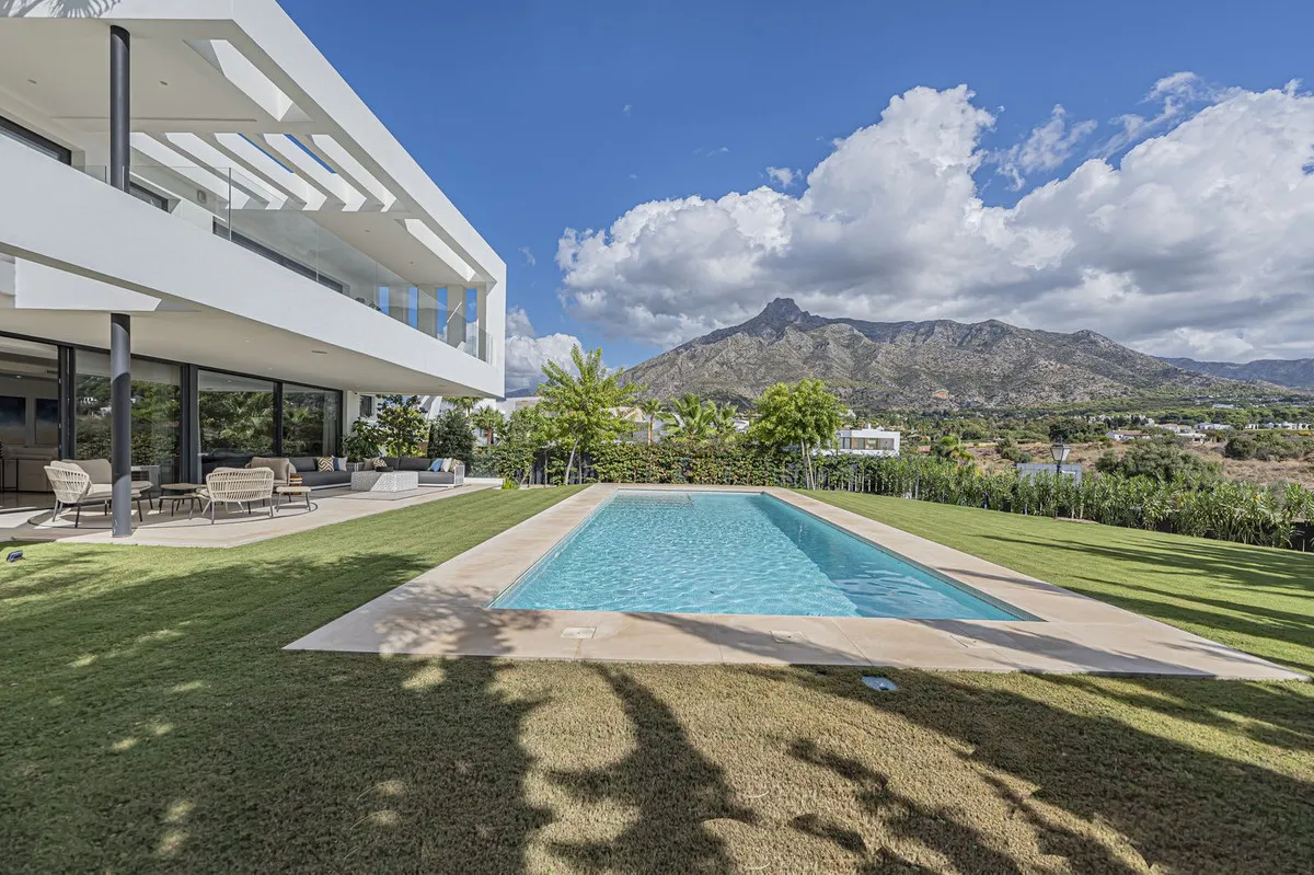 d892f6f1-d3b3-4226-82bb-160942bc36f0