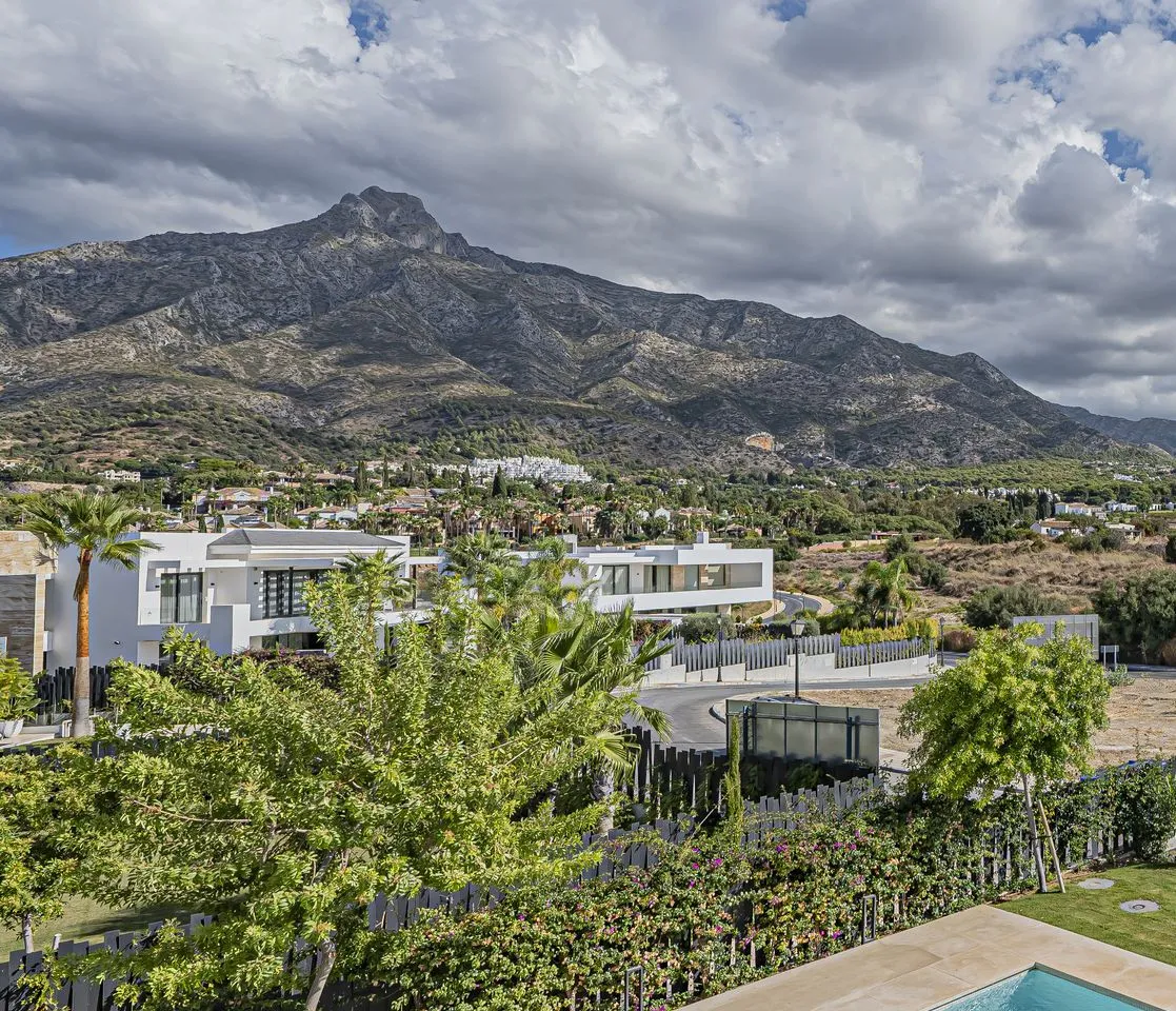 e083fb25-c49c-4f48-8883-f7470f8ff23b