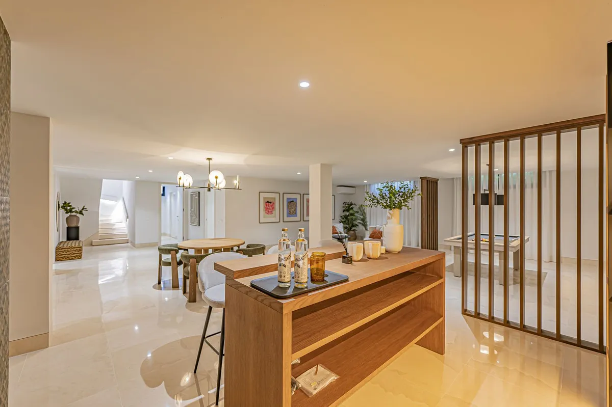 ef2d052a-3317-4225-a19a-aaba6b0b9434