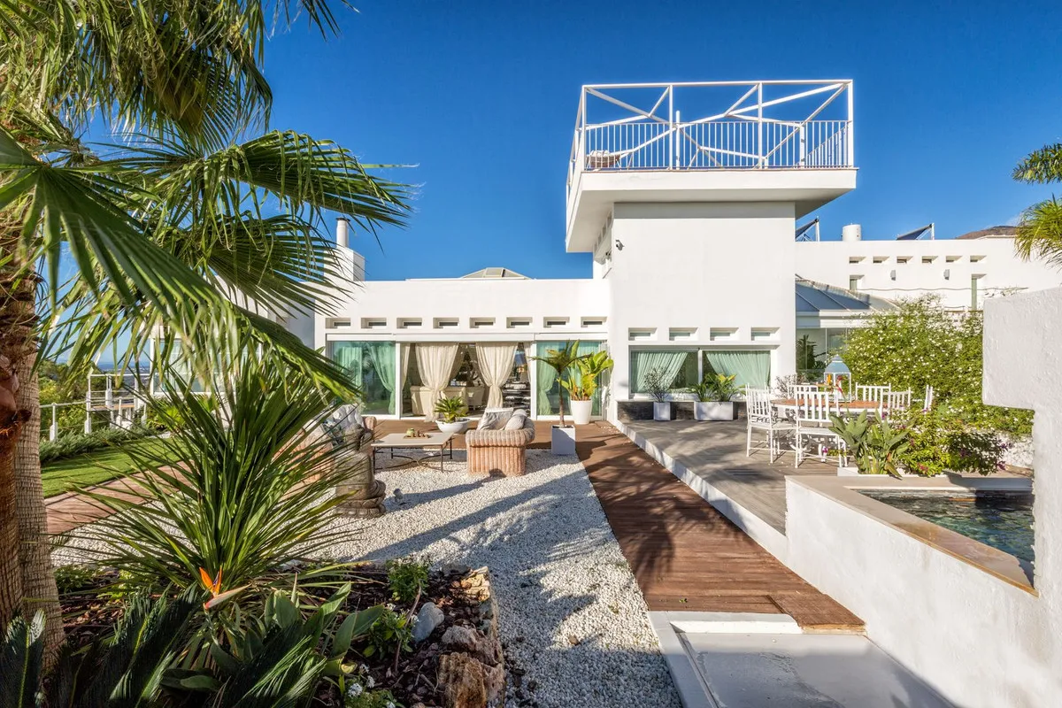 1e351cb5-ec5a-44e9-badf-324551401c8c