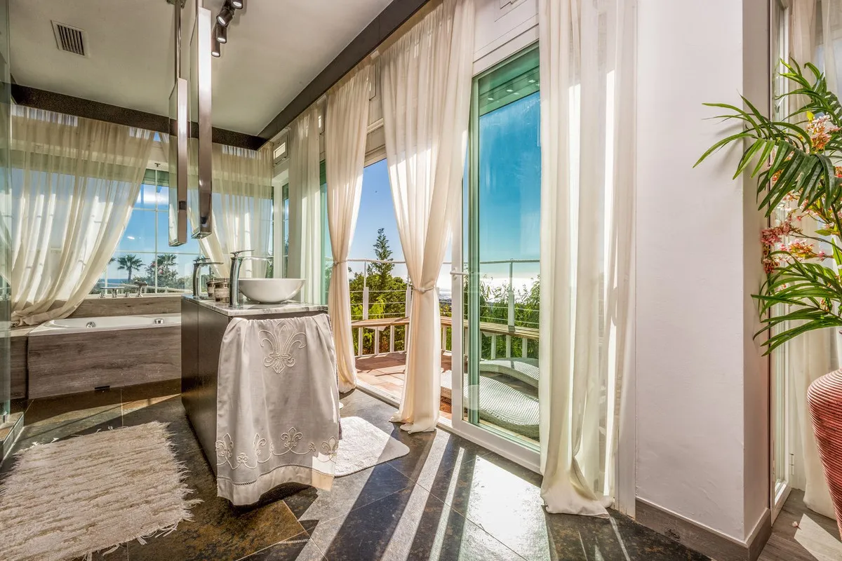 3cfc3dcd-5b04-47c9-b27c-fd8a08c8a71c