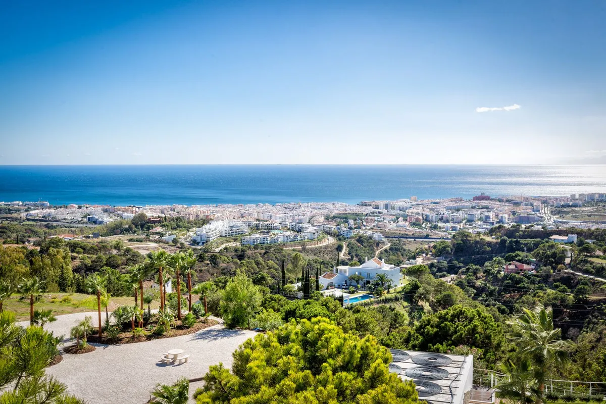 596a426e-9824-4571-86c1-ecebc9fbc605