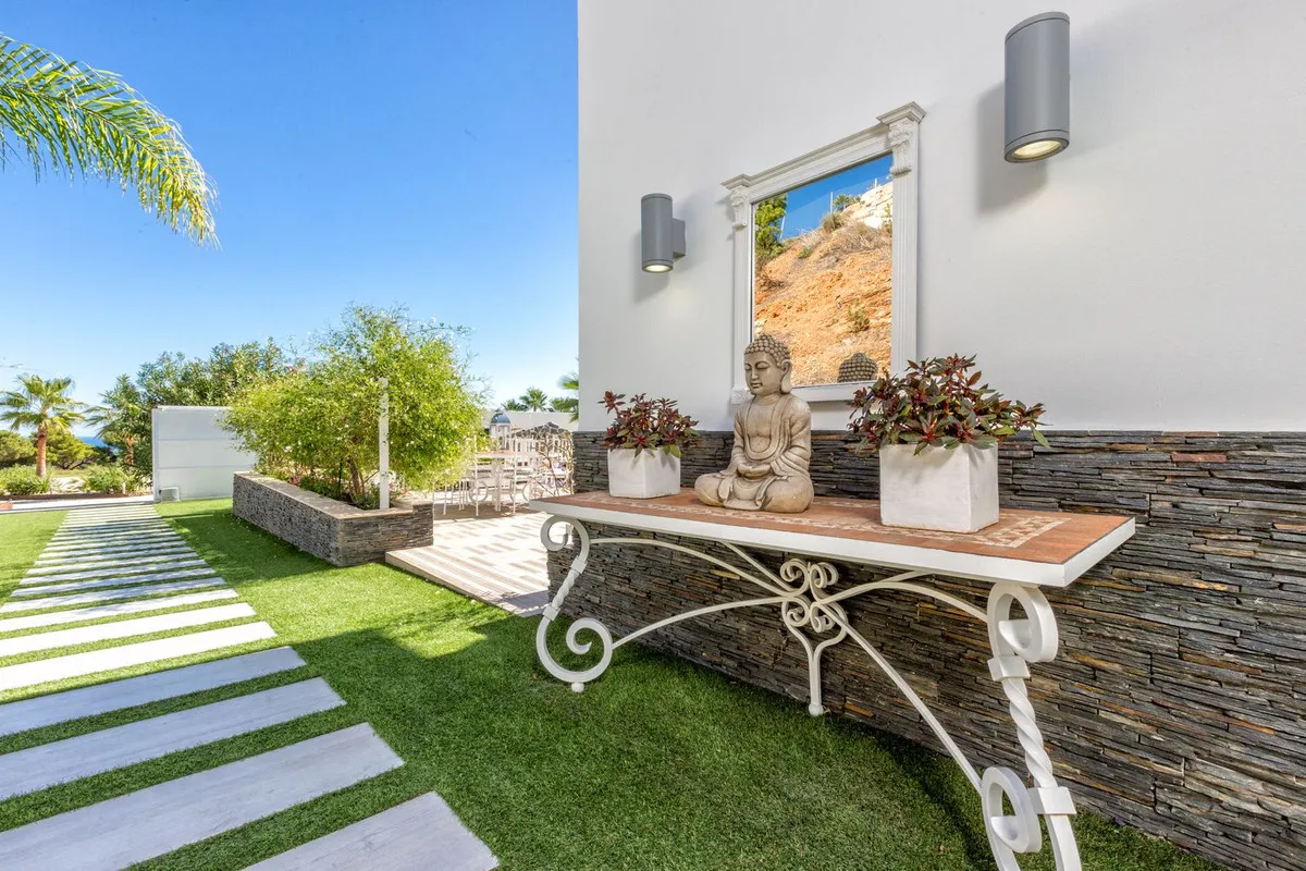 64dfa45f-39e2-4123-8bcb-7b7cf7f446f9