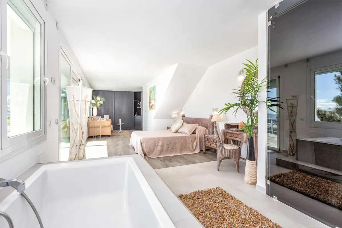 6c17f931-f90f-417b-8562-382589c78529