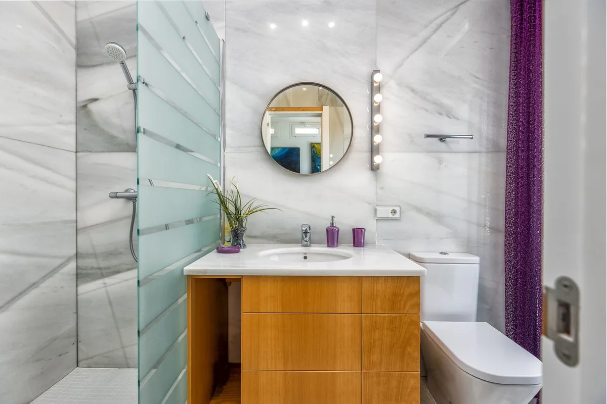 6fb5bb31-8e63-4ee3-b469-ef08e39aa826