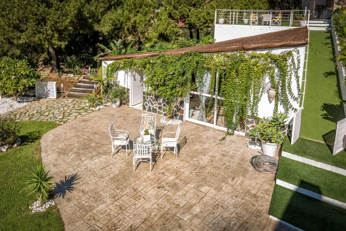 ae83b5c4-af10-4c05-be5a-877744f0370f