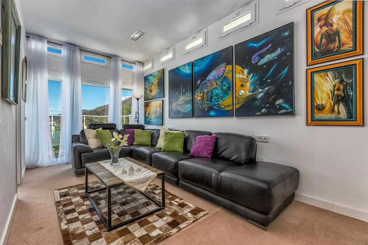 afcba9e8-70d4-4785-b65d-8a0d85ce0584