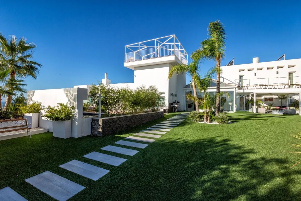 d3419162-96a3-4c81-a086-ca4cd46a1d12