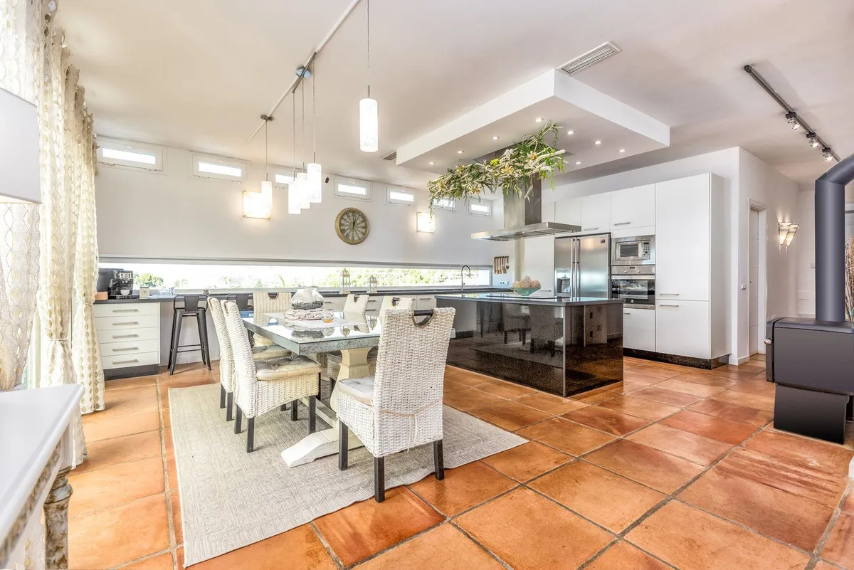 d84a8aaf-3d8c-4364-af7f-7452b1599264