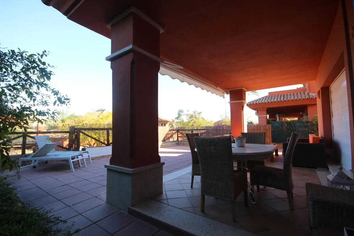 6dc8fd76-8b75-45a5-a4ad-6f8eea0f4e8d