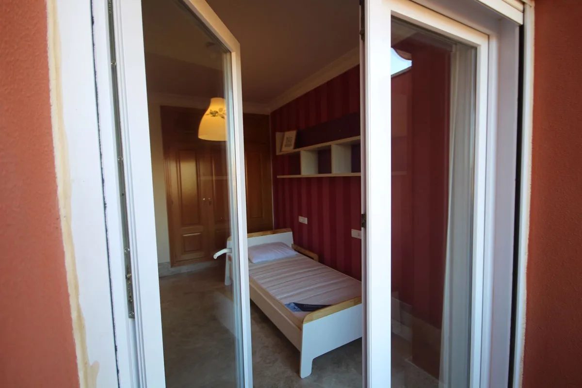 99a4d796-b441-4f50-a949-093a55965c04