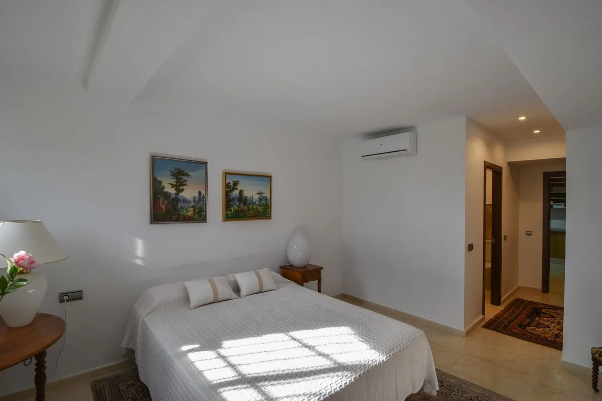 4fe024f6-eefb-4fd9-9562-78f51ce2f17d