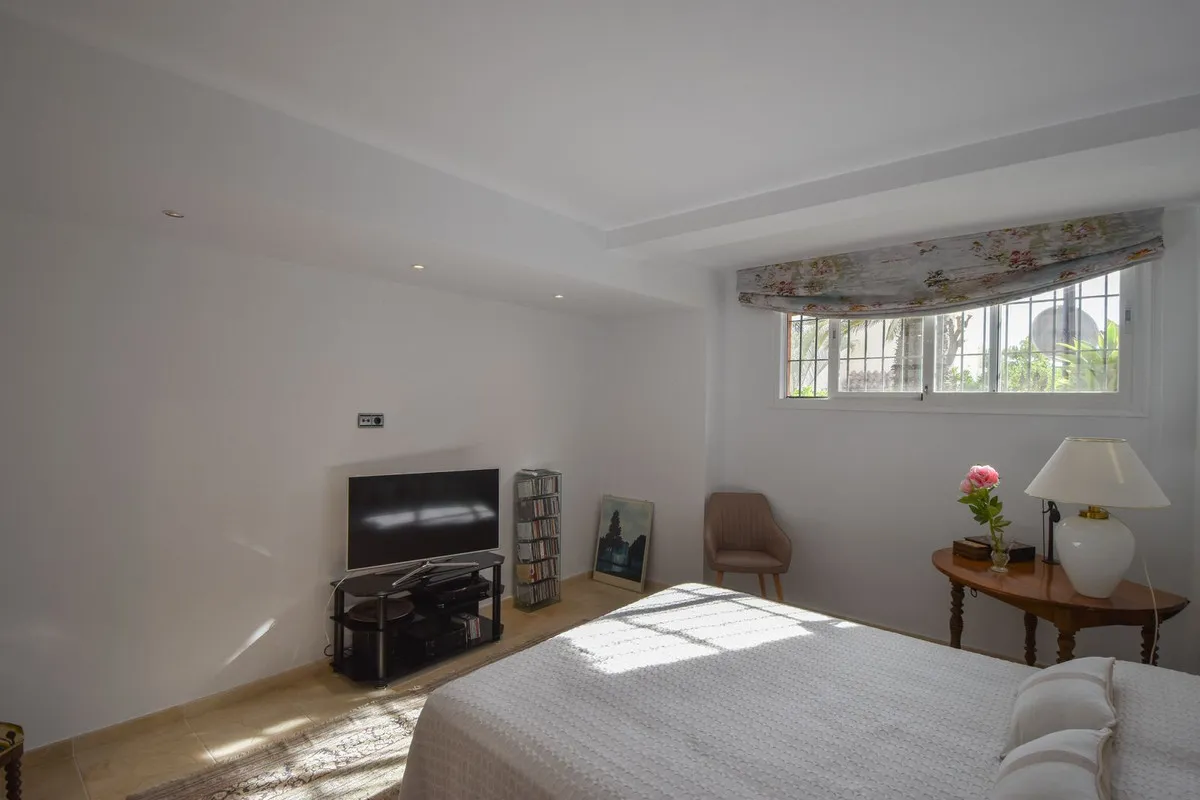 b805d97d-ad0a-4dae-816e-2ba93f070d11