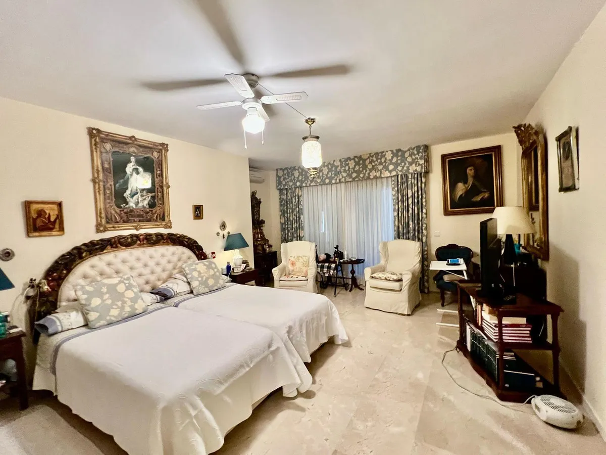 4d55adfb-8890-49b7-8457-fd8a2a59df25